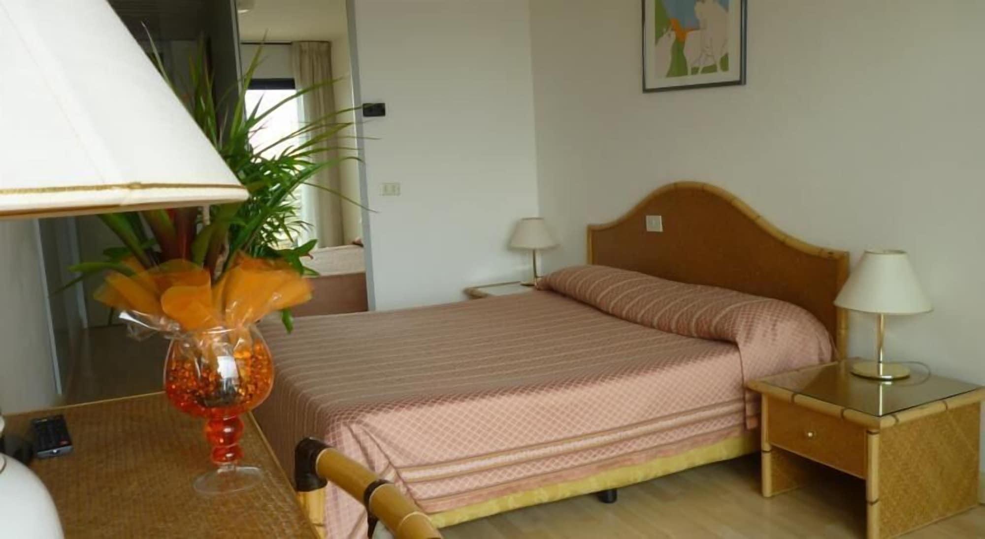 Hotel Marina Uno Lignano Sabbiadoro Extérieur photo