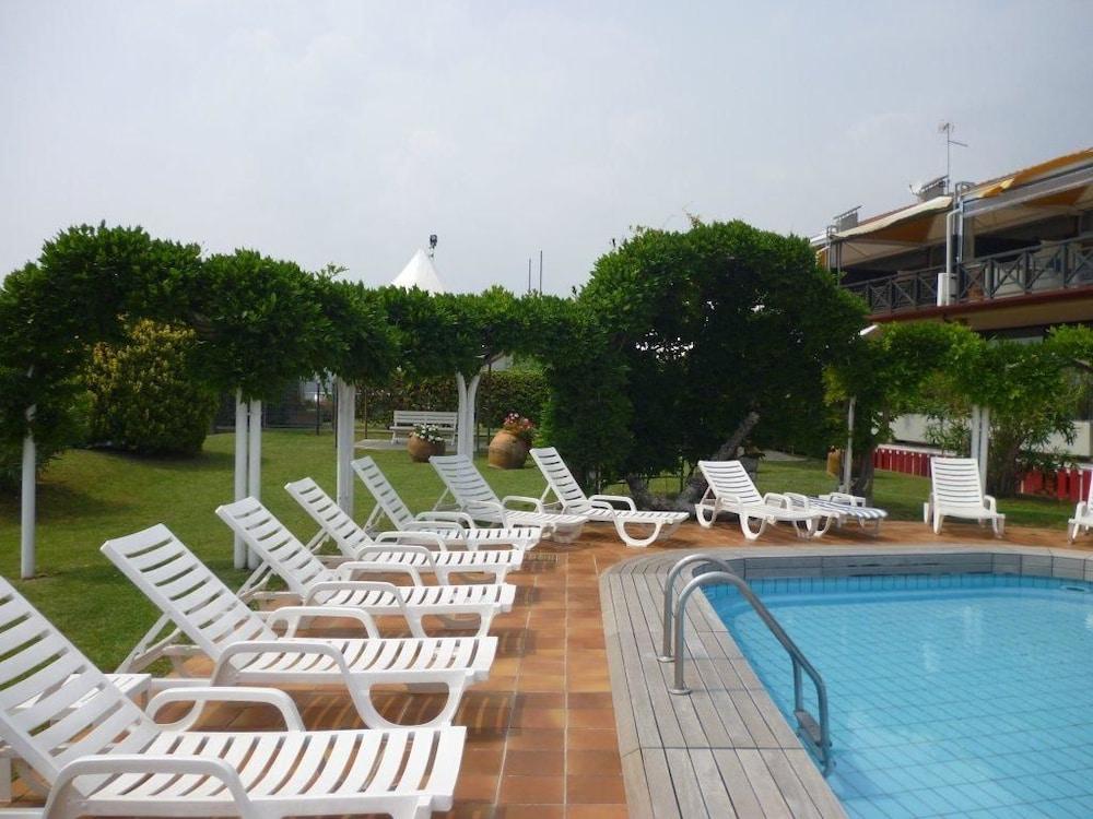Hotel Marina Uno Lignano Sabbiadoro Extérieur photo