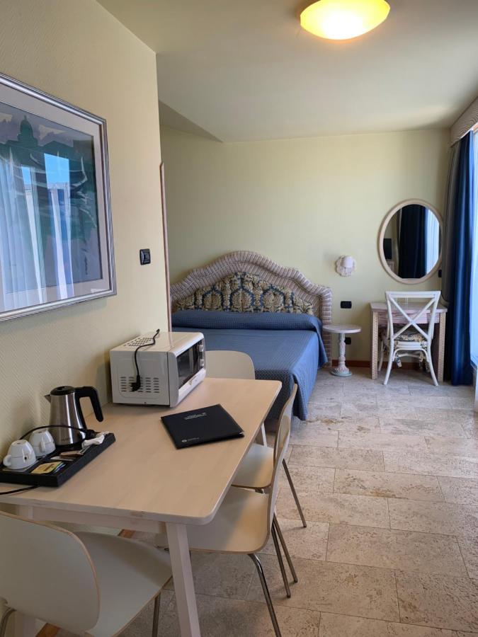 Hotel Marina Uno Lignano Sabbiadoro Extérieur photo