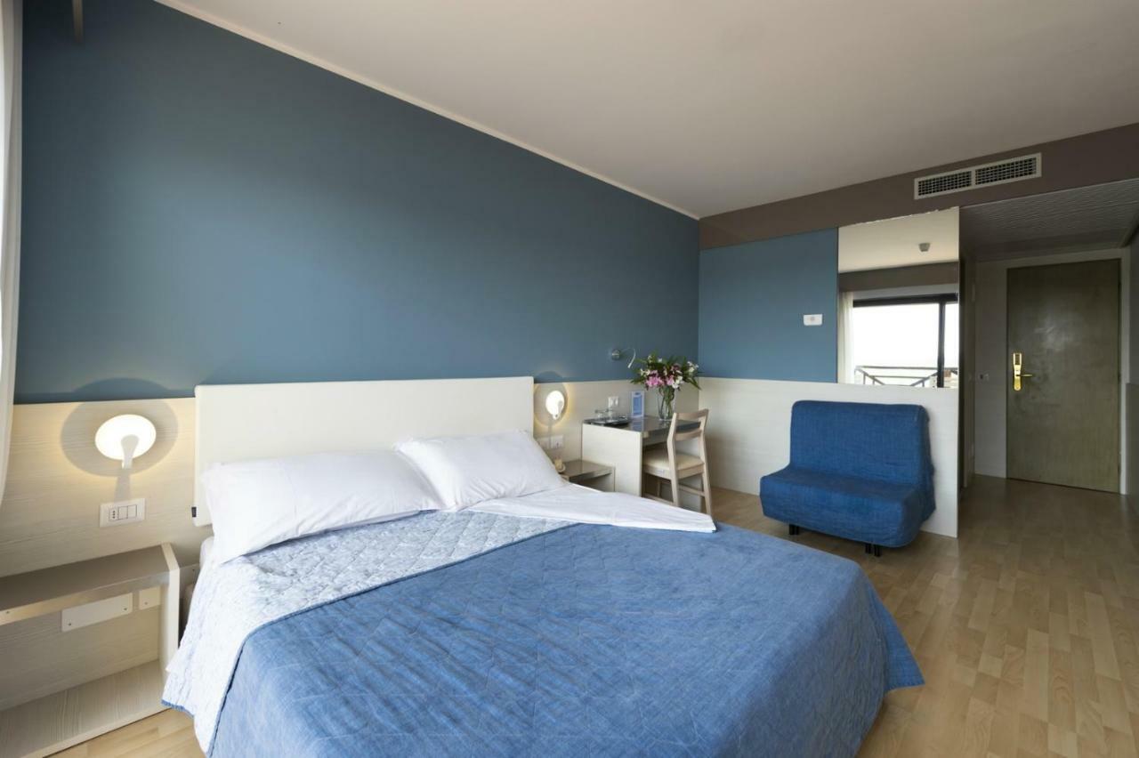 Hotel Marina Uno Lignano Sabbiadoro Extérieur photo